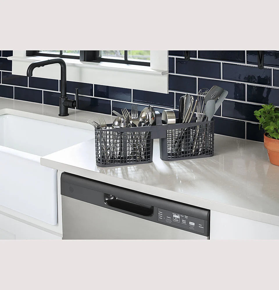 GE - Front Control Built-In Dishwasher with 59 dBA - White