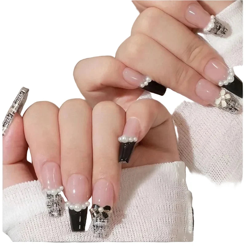 24 PCS Black And White CC Nail Art