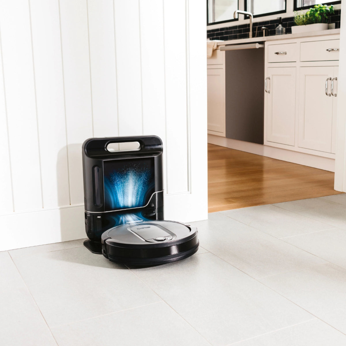 Shark - IQ Robot Self-Empty XL RV1001AE, Wi-Fi Connected, Robot Vacuum with Self-Cleaning Brushroll - Black