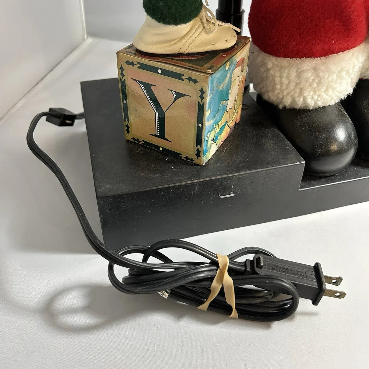 Vintage Holiday Creations Animated Motion Santa Lighted Lamp Post Christmas 90s