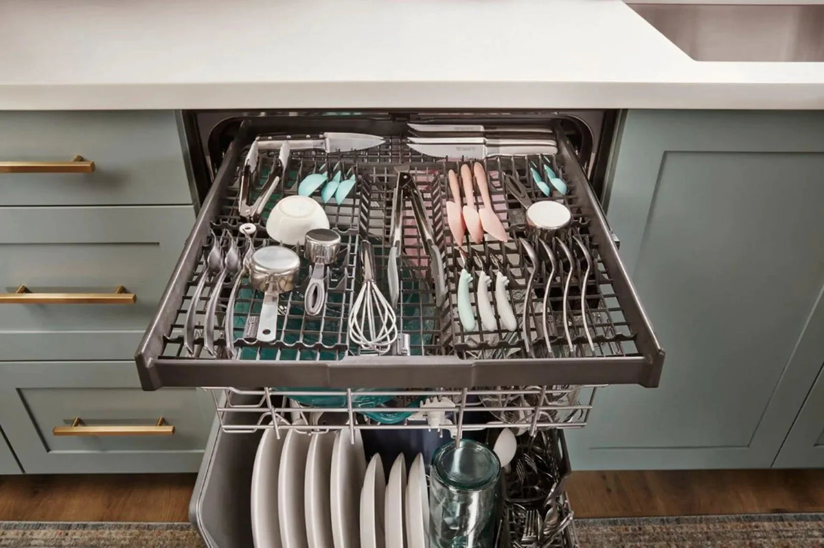 Whirlpool - 24 Top Control Built-In Dishwasher with Stainless Steel Tub, Large Capacity, 3rd Rack, 47 dBA - Black stainless steel