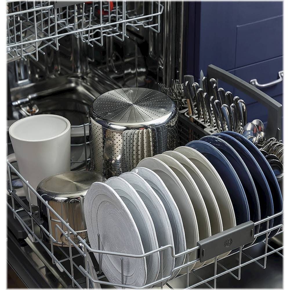 GE - Stainless Steel Interior Fingerprint Resistant Dishwasher with Hidden Controls - Stainless steel