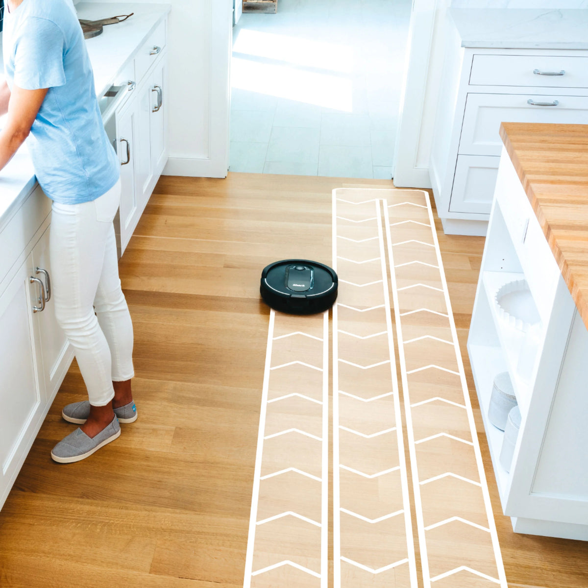 Shark - IQ Robot Self-Empty XL RV1001AE, Wi-Fi Connected, Robot Vacuum with Self-Cleaning Brushroll - Black
