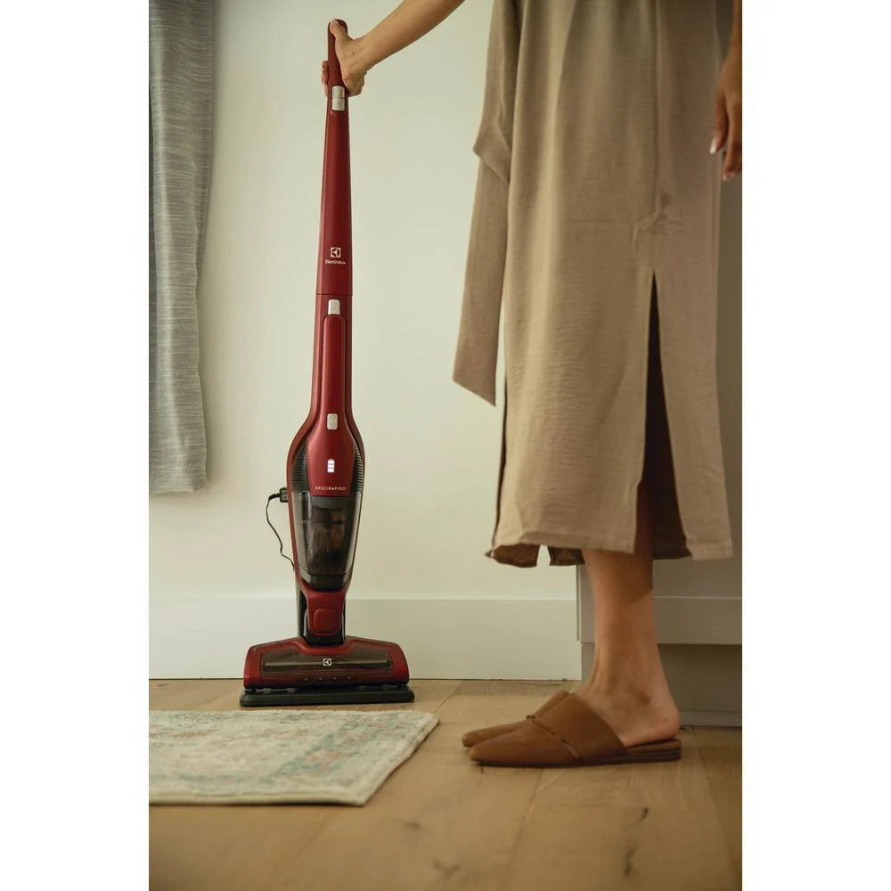 Electrolux EHVS3510AR Ergorapido Pet Bagless， Cordless， with Detachable Handset in Red Stick Vacuum